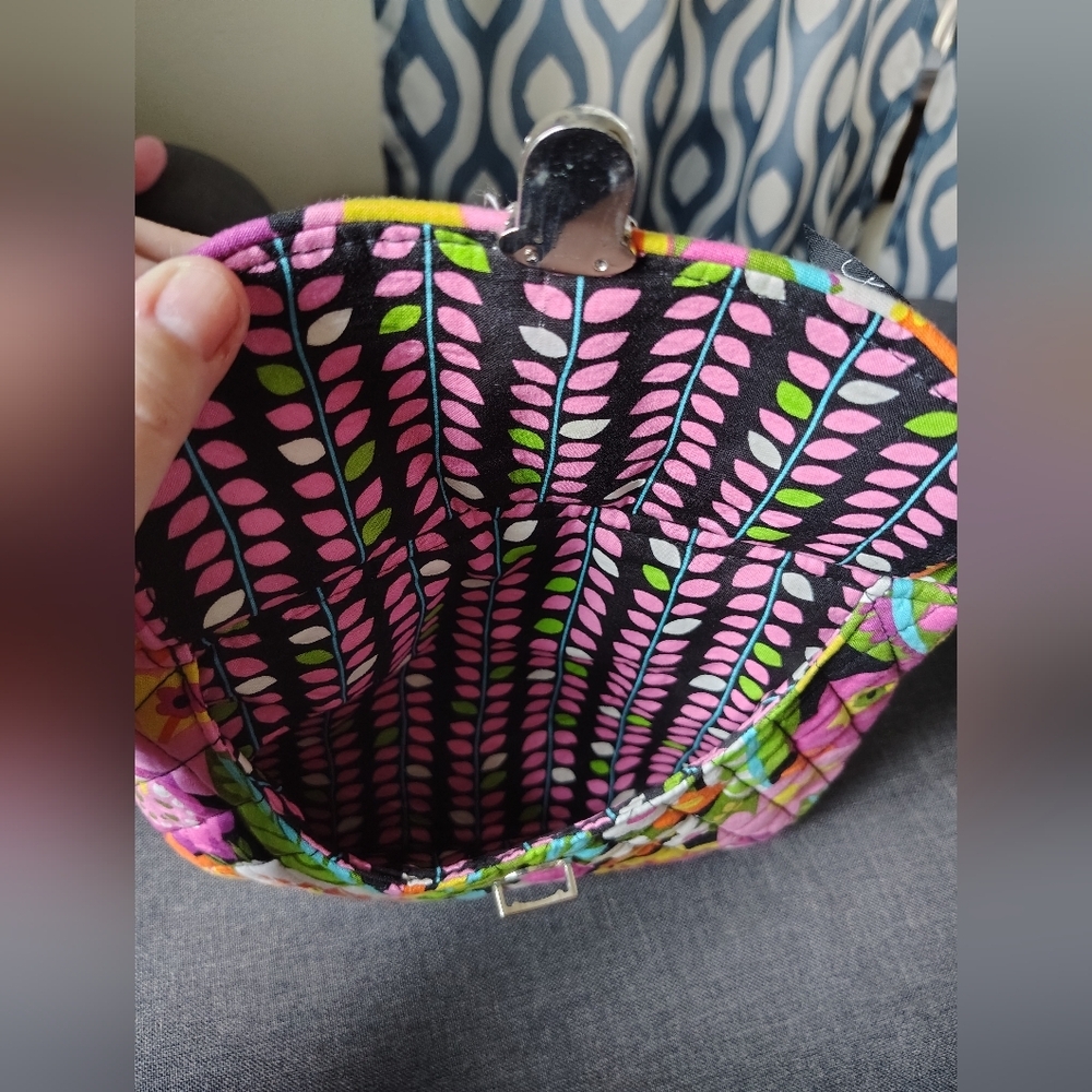 Vera Bradley Crossbody - Picture 4 of 6